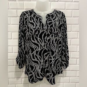 ADRIANNE VITTADINI black and white 3/4 sleeves/size L